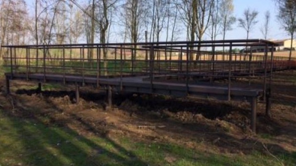 Valle, è arrivata la passerella 100% riciclata