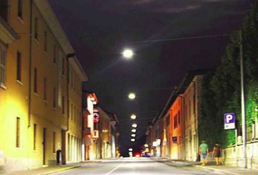 Via Matteotti splende di nuova luce