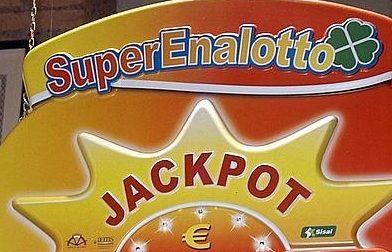 Vittoria al super: con 5 euro vinti 50mila