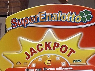 Vittoria al super: con 5 euro vinti 50mila