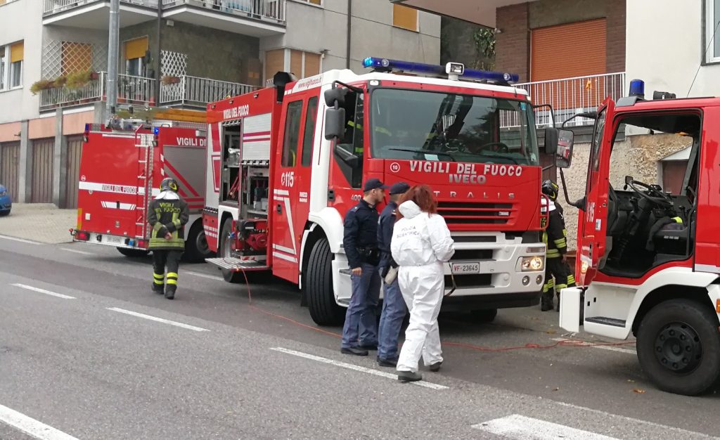 Brucia casa a Como morti padre e tre figli