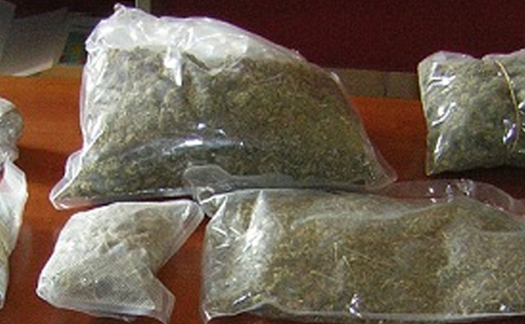 127 chili di droga: arrestati alle porte del lago