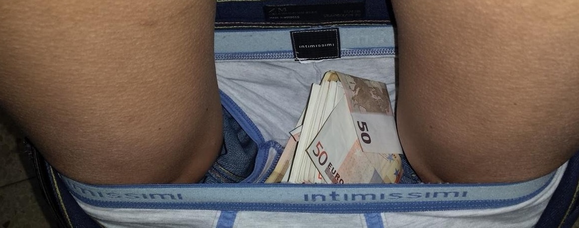 17mila euro nelle tasche e negli slip