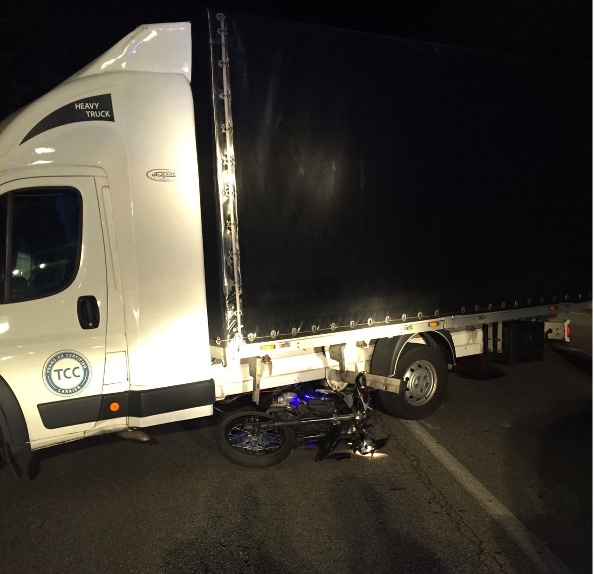 Gravi le condizioni del 18enne travolto da un camion