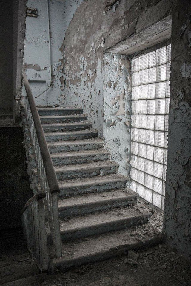 Grida di dolore dalle mura dell’ex manicomio