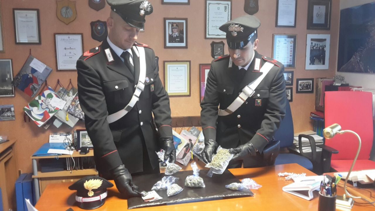 Spacciavano stupefacenti Arrestati dai carabinieri