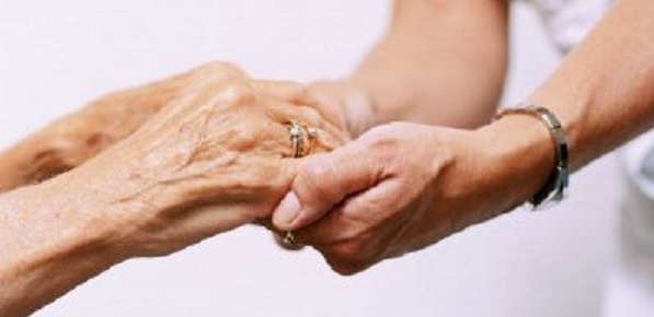 Anziana di 91 anni con la demenza senile costretta a lasciare la casa in cui vive