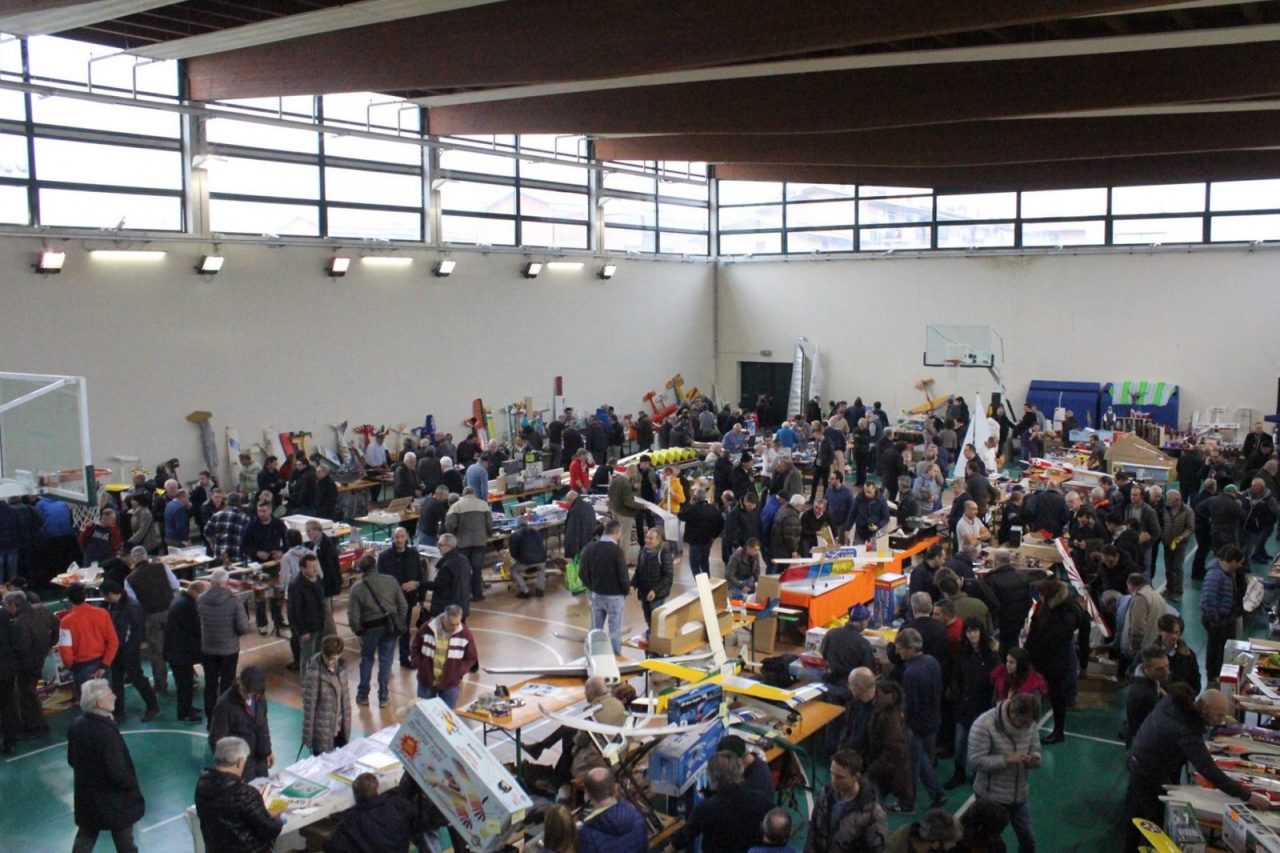 A Desenzano il mercatino di aeroplani più importante d’Europa
