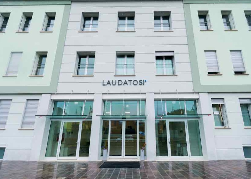 Vaccini al personale scolastico al Poliambulatorio Raphaël di Desenzano