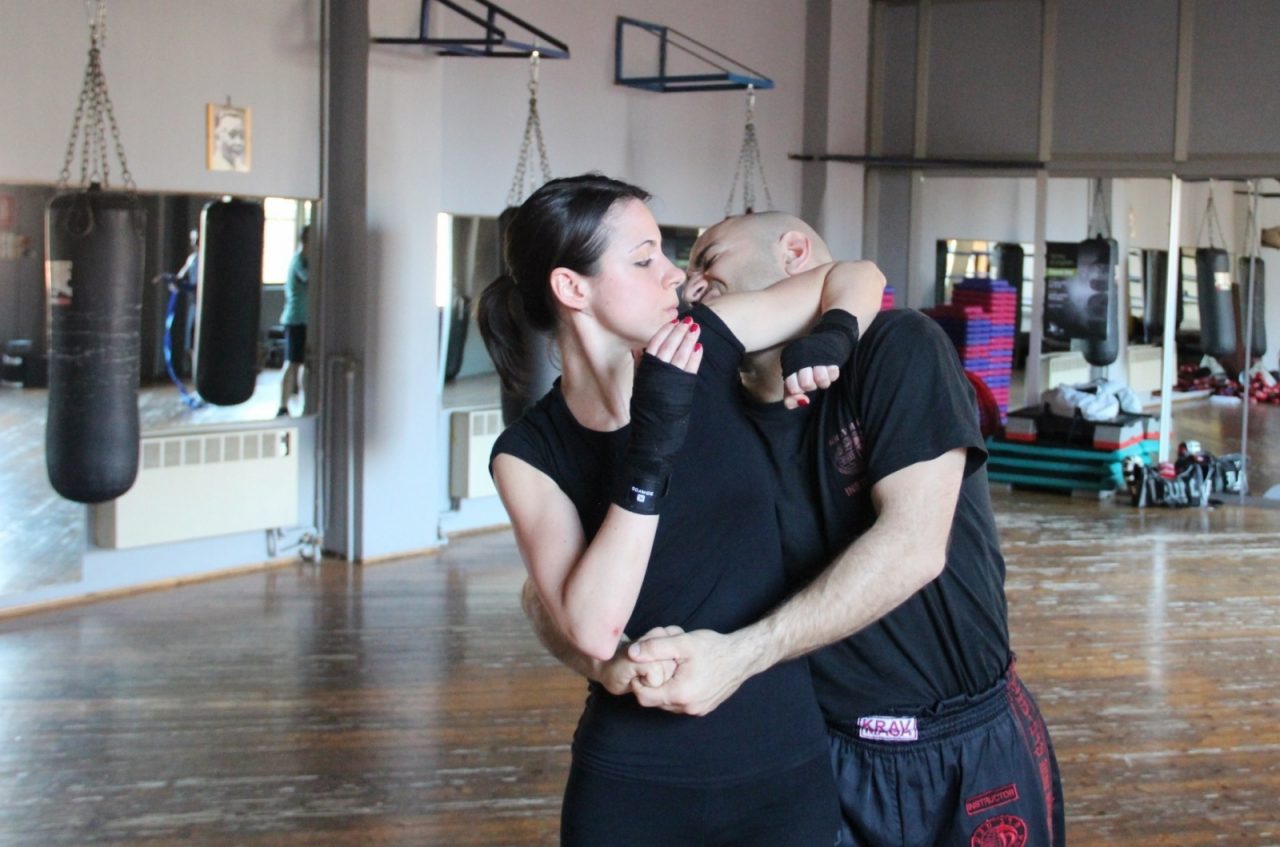 A lezione di krav maga: donne contro la violenza