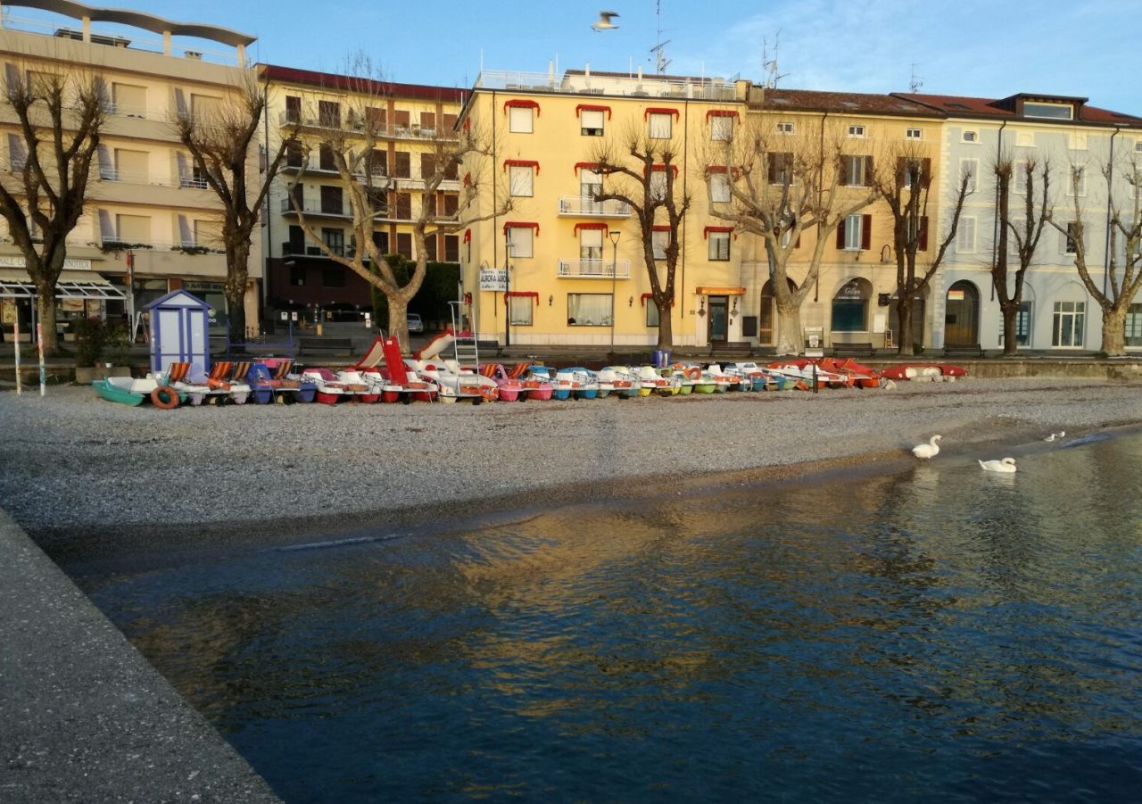 Addio spiaggia Feltrinelli, le polemiche