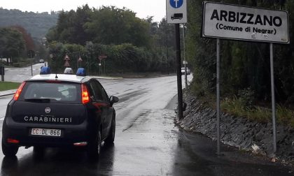 Ai domiciliari per prostituzione, trovato in strada