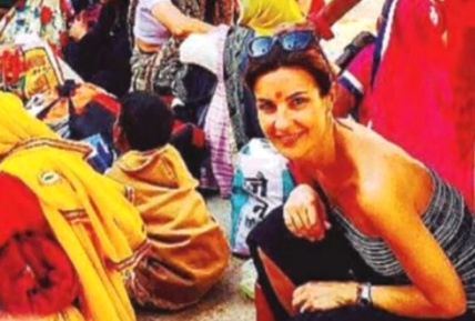 Alessandra Moretti assente per malattia, ma è in India