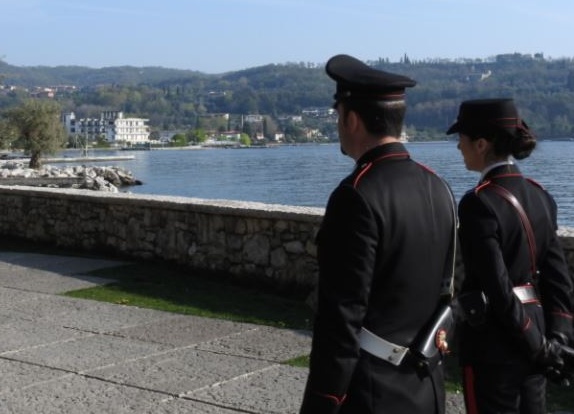 Anni di minacce e maltrattamenti alla compagna, due fratelli in carcere