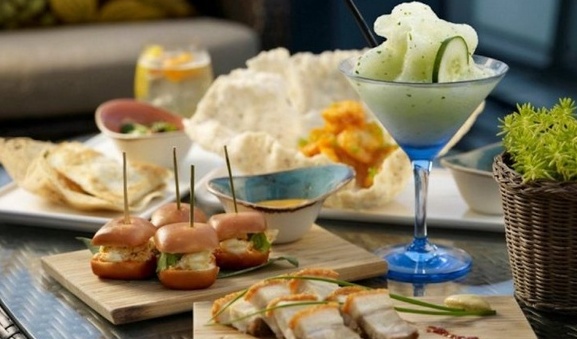 In sei a fare l’aperitivo nel cortile condominiale: uno di loro doveva essere in quarantena