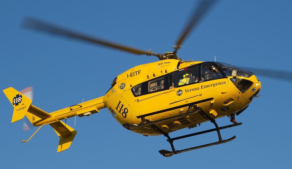 Bimba di 5 anni rischia di annegare in piscina