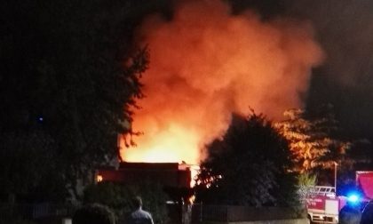 Boato e fiamme nella notte