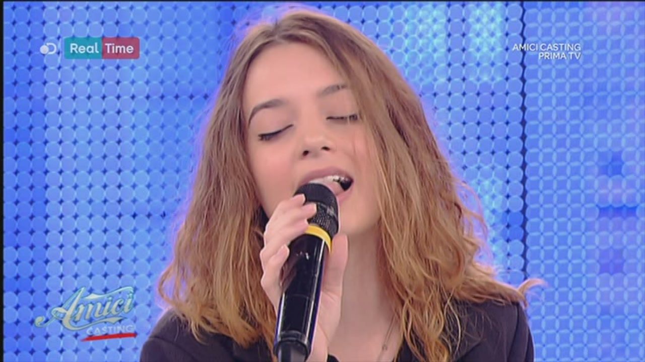 Grandi emozioni con Debora sul palco di “Amici”