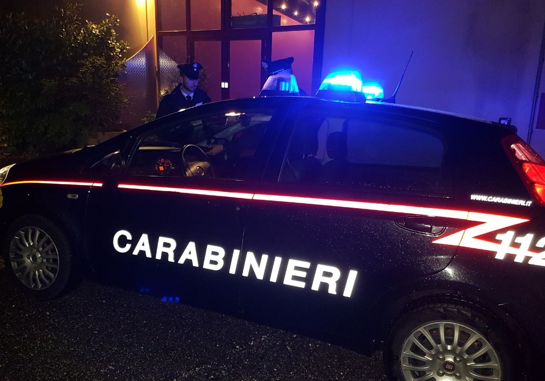 Carabinieri, controlli e multe in bar e locali