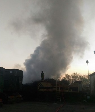 Cascina Rubagotta, le fiamme devastano il tetto