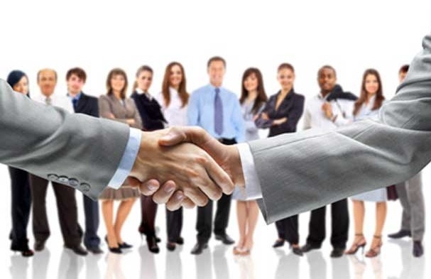 Cercasi insegnanti per accademia musicale