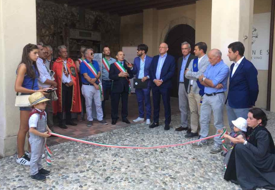 Consegno sulla valorizzazione del Garda alla Fiera