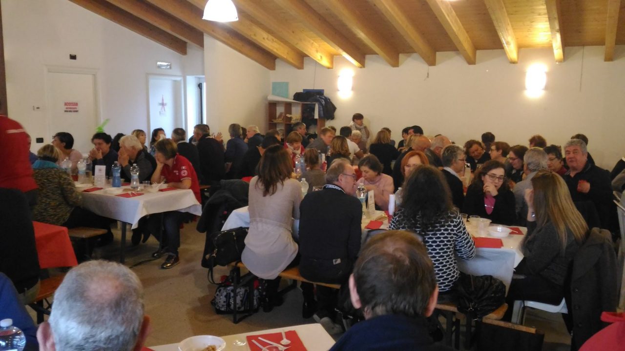 Croce Rossa un pranzo di beneficenza per una nuova ambulanza