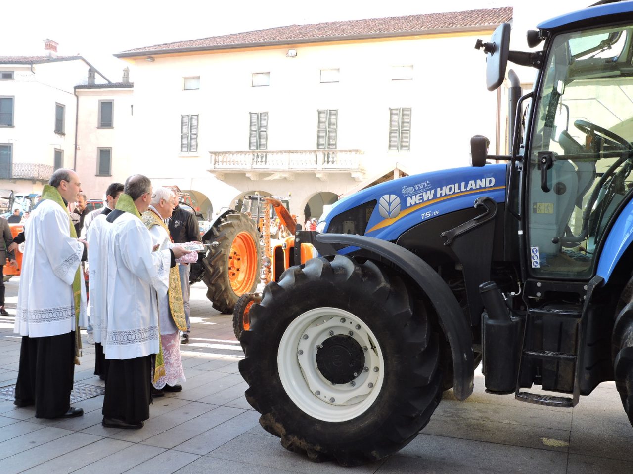 Ringraziamento record con più di cento trattori