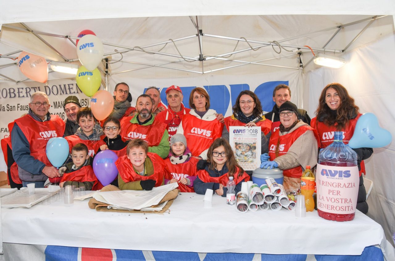 La castagnata Avis scalda i cuori di tanti bambini
