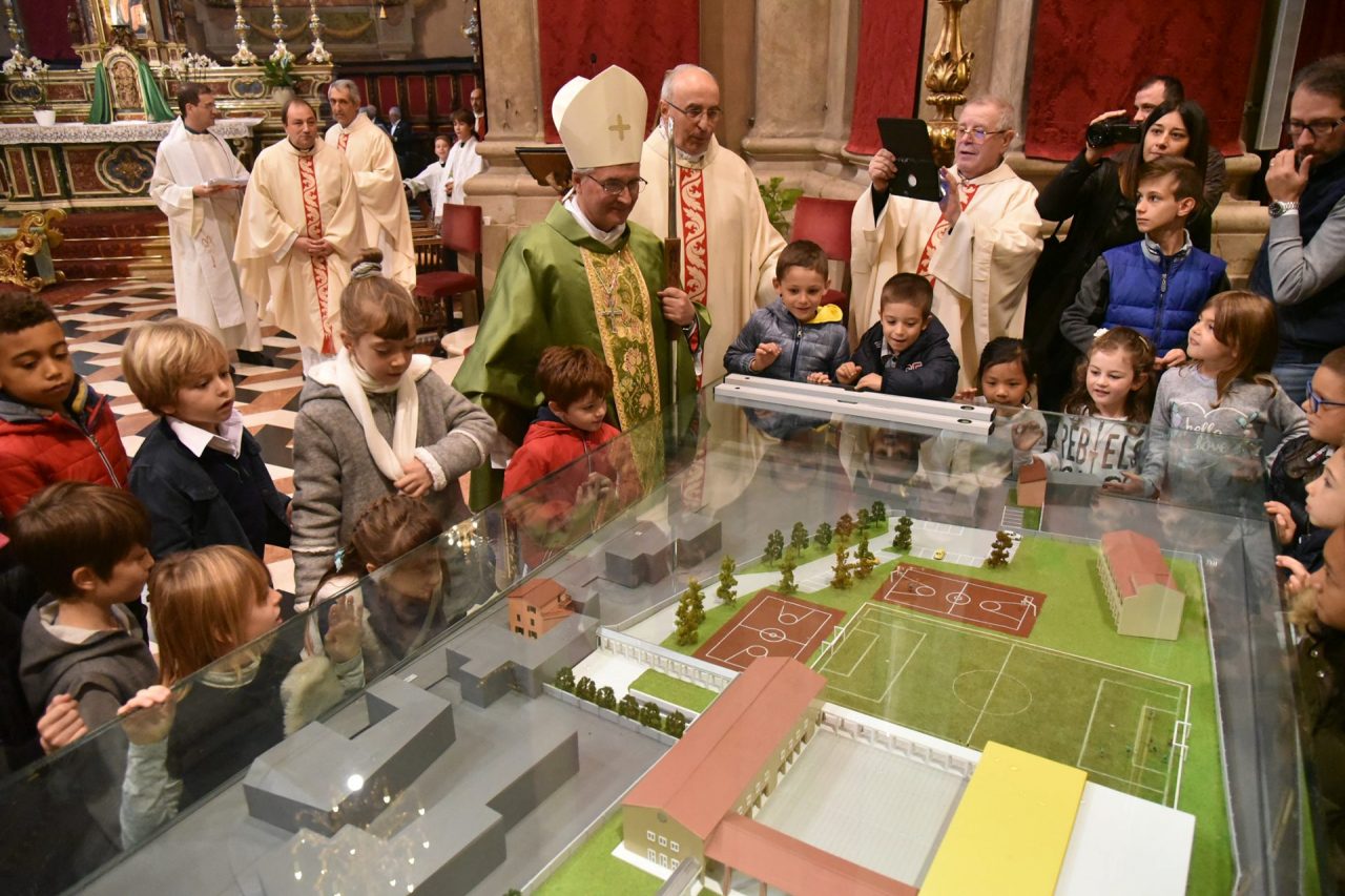 Spiedo per costruire il nuovo oratorio