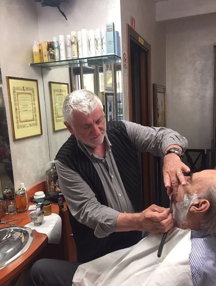 Dal 1965 Antonio fa la barba ai desenzanesi