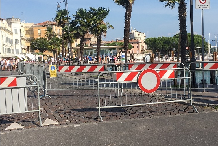Desenzano, chiuso il lungolago