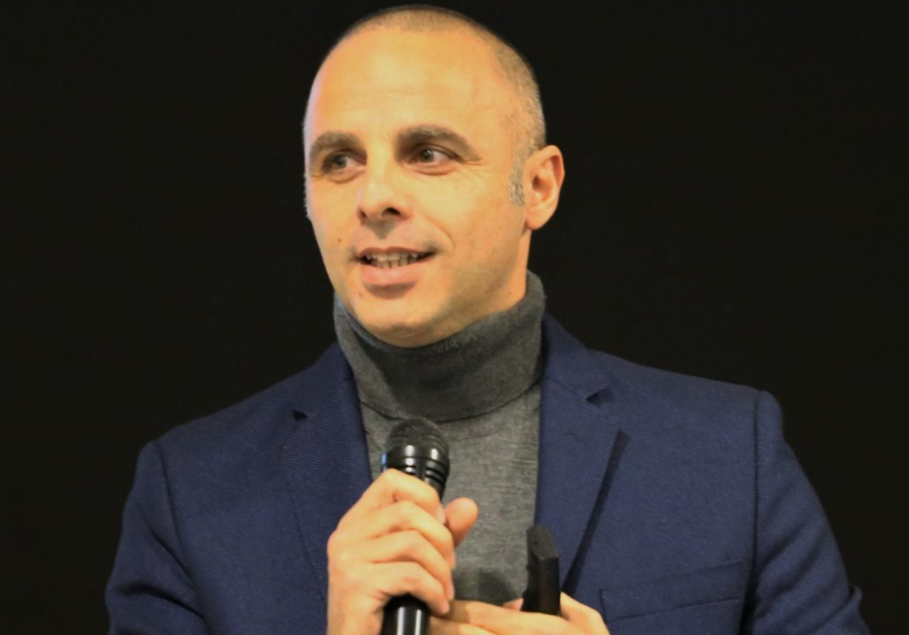 Difendersi dai bulli in rete, lo spiega un poliziotto