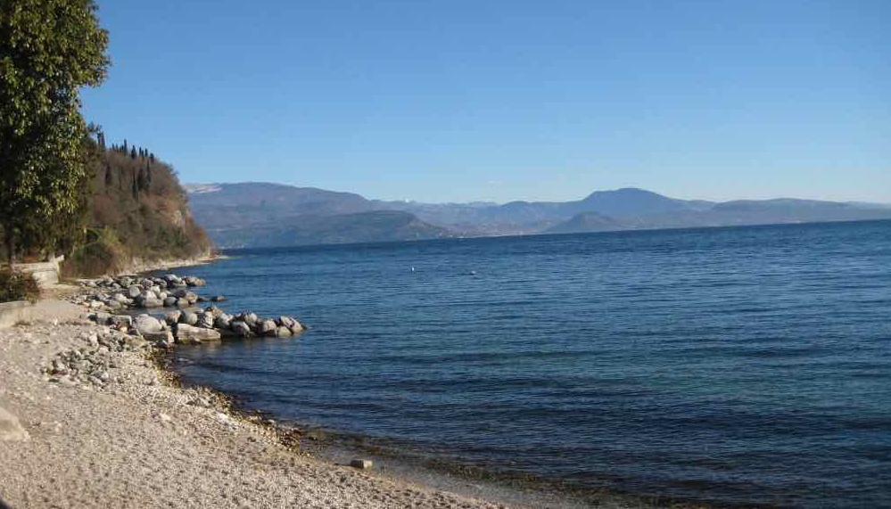 Divieto di balneazione in tre spiagge a Manerba