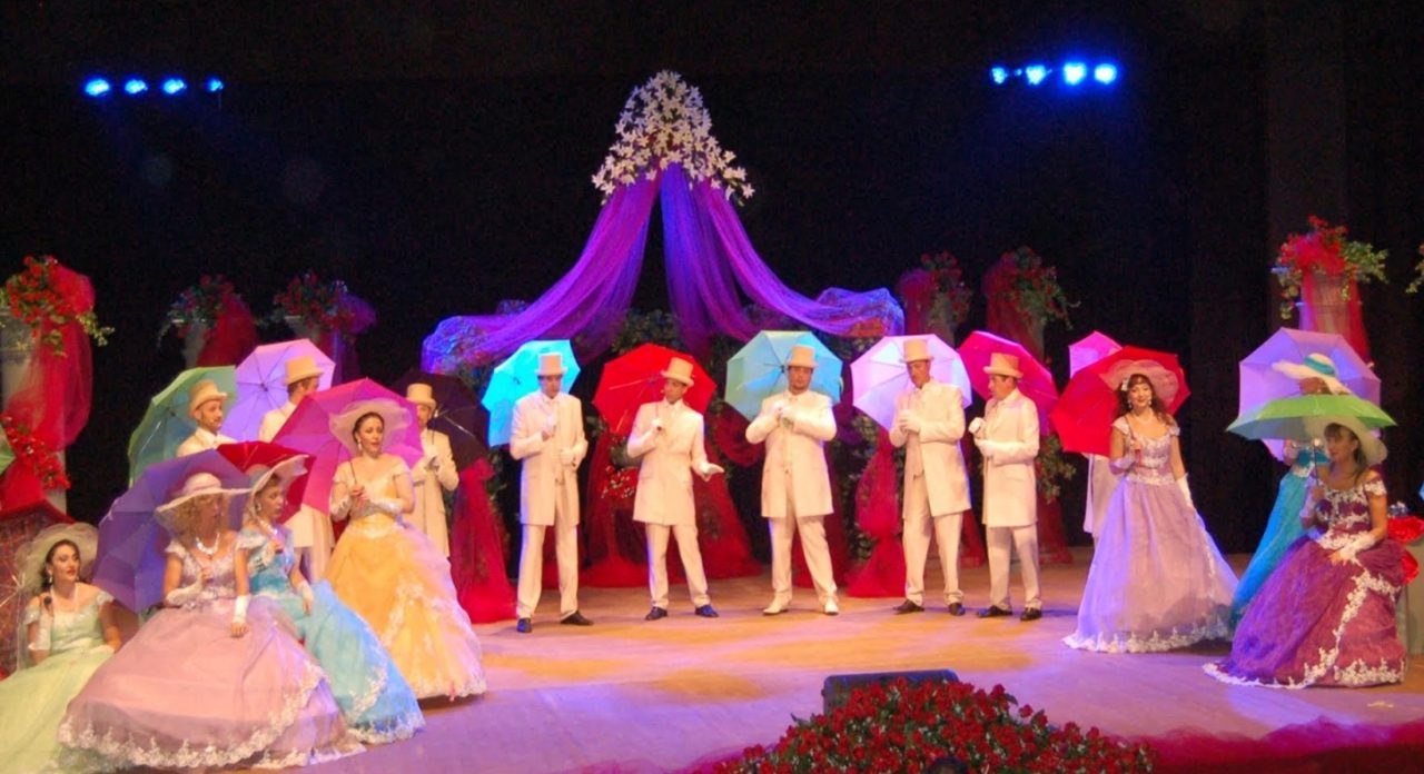 “Donne, donne, eterni dei!”, operetta al Castello