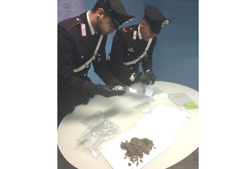 Erba e cocaina, nei guai giovane a Rivoltella