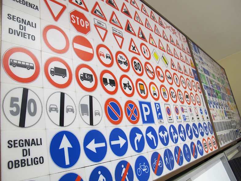 Test scritto per la patente: Brescia è la città lombarda che registra più bocciati