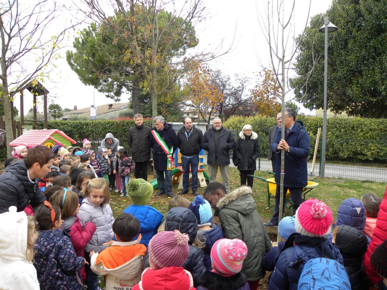 Dieci nuove piante per la Festa dell’Albero a Lonato