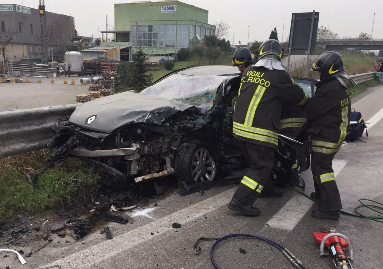 Frontale a Ponte San Marco, quattro feriti