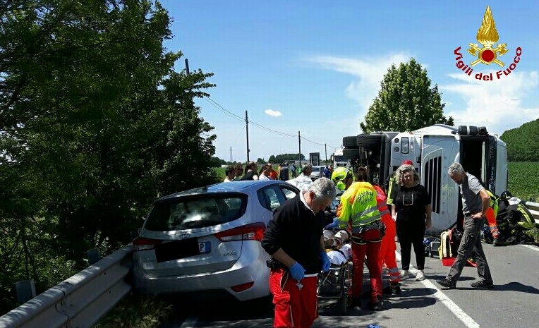 Frontale auto-camion