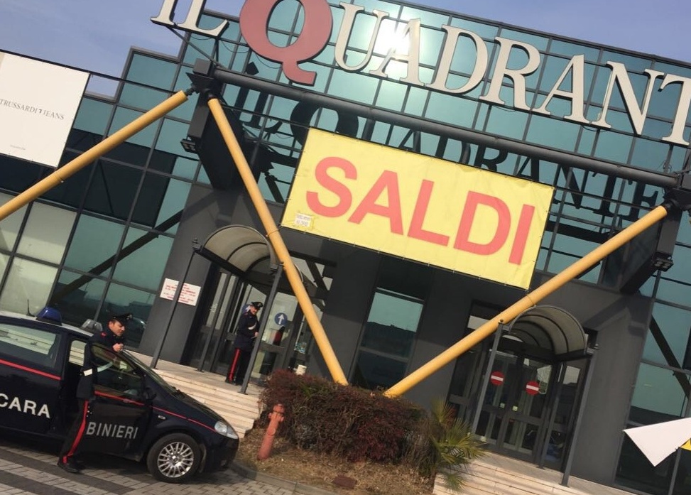 Furti nei negozi: arrestate due nomadi