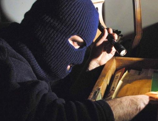 Furto in abitazione: ladro di Bibbiano incastrato dal Dna