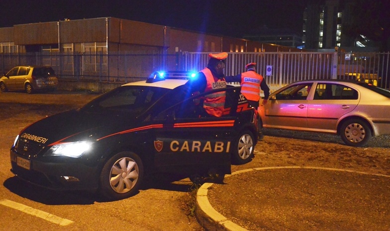 Furto e aggressione, due arresti