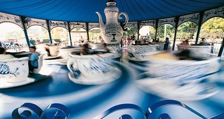 Gardaland, bimba cade dalla giostra!