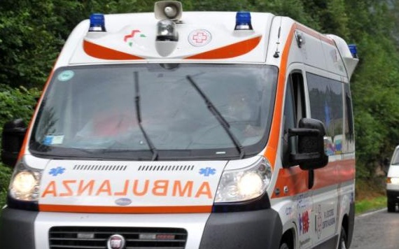 Ciclista investito è grave in ospedale