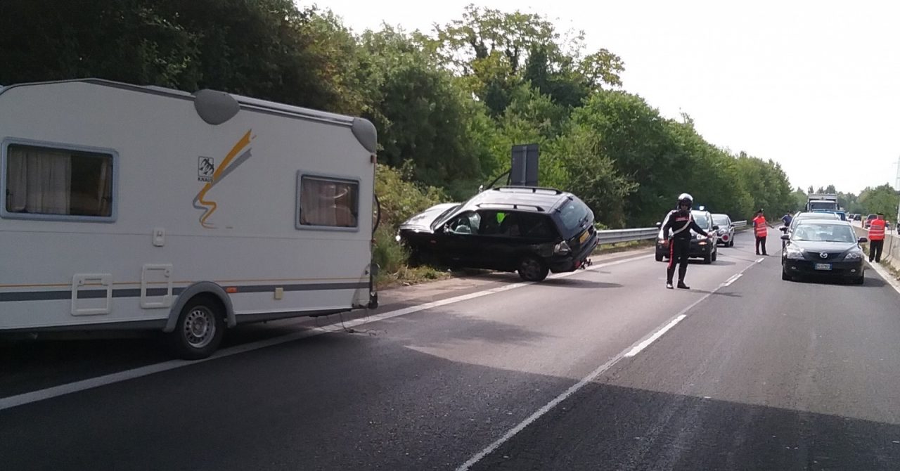 Guasto alla roulotte, superstrada bloccata