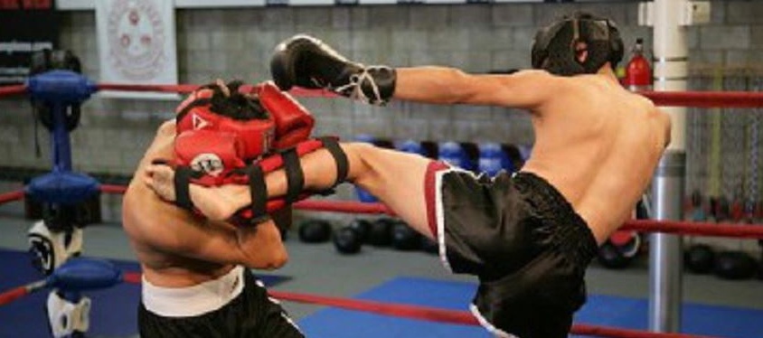 I bulli lo costringono a cambiare scuola