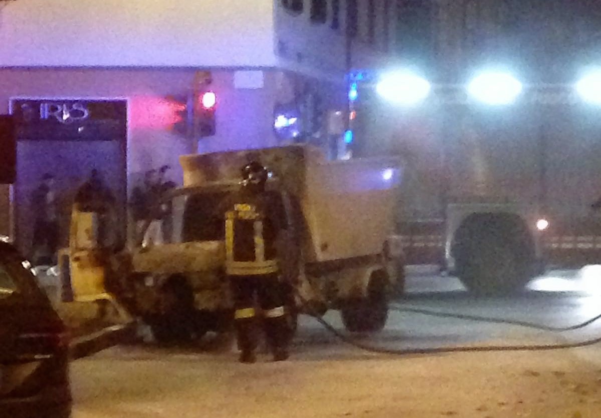 Brucia furgoncino paura nel quartiere