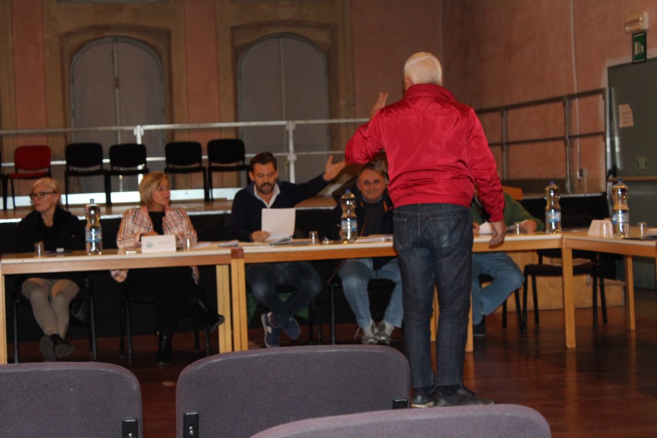 Clima teso durante il Consiglio comunale
