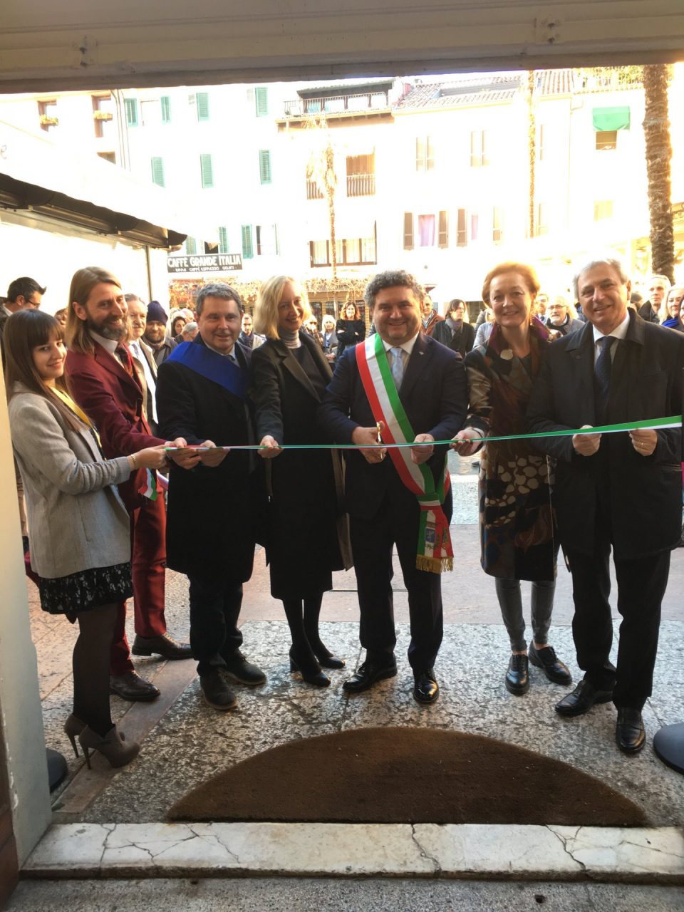 Inaugurata a Sirmione la mostra Oltre